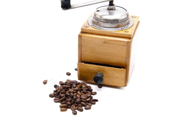 コーヒー豆とコーヒーグラインダー — ストック写真