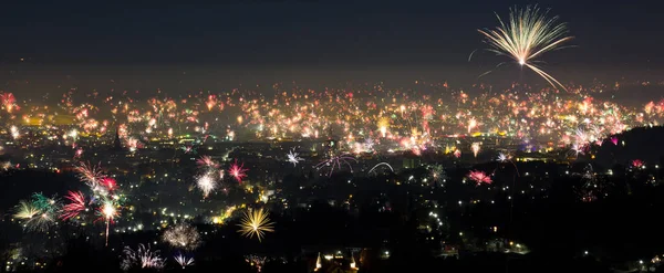 Fuegos Artificiales Cielo Diversión Colorida — Foto de Stock