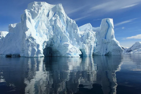 Las Montañas Antárticas Hermosas —  Fotos de Stock