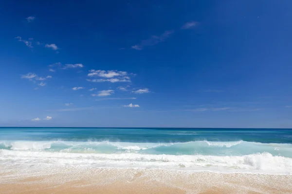 白い砂浜の美しい風景 トロピカルビーチ — ストック写真