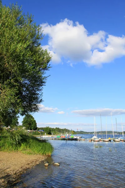 Augustus Bij Het Meer — Stockfoto