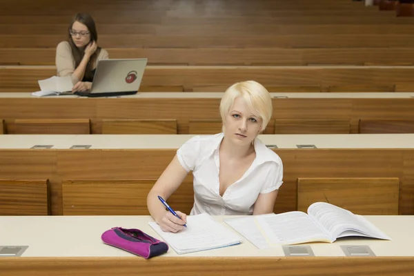 Studenti Posluchárně — Stock fotografie