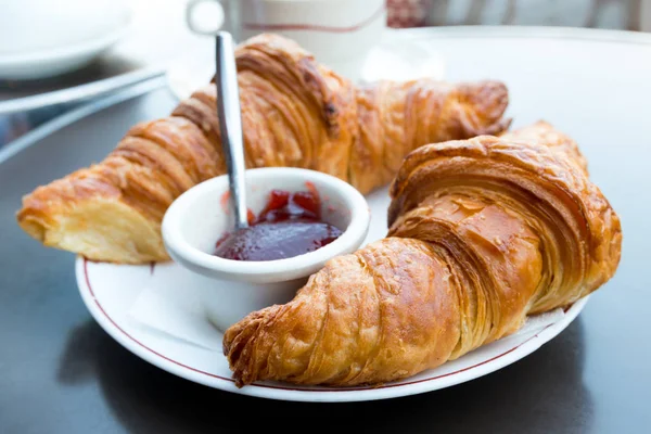 Croissant Fresco Mesa Delicioso — Foto de Stock