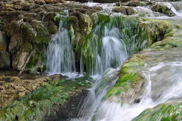 Bela Cachoeira Fundo Natureza — Fotografia de Stock