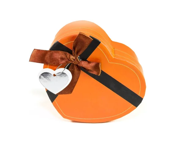 Оранжевая Коробка Форме Сердца Белом Фоне — стоковое фото