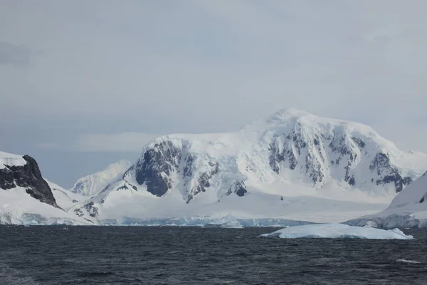 Laguna Geleira Iceberg Congelado Branco Mudança Climática — Fotografia de Stock