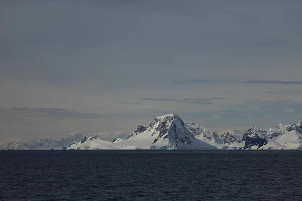Klimaatverandering Arctische Ijsberg — Stockfoto