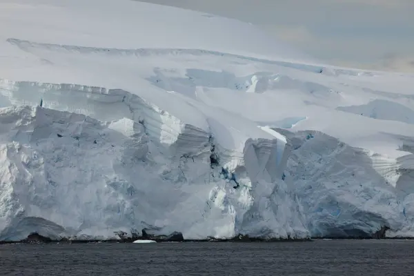 Gleccserlagúna Fehér Fagyasztott Jéghegy Éghajlatváltozás — Stock Fotó