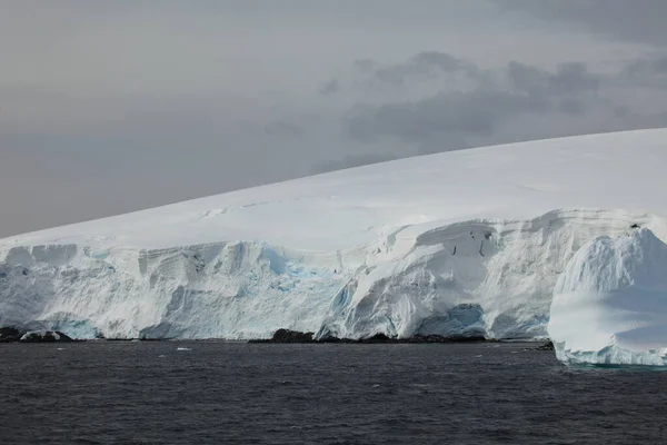 Белый Замороженный Айсберг Лед Холод — стоковое фото