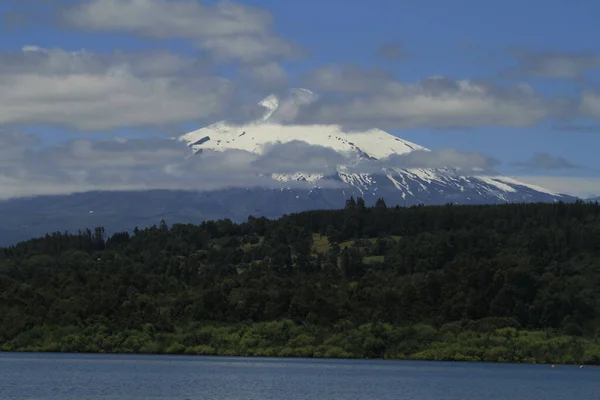 维拉里卡是智利南部的一个城市 位于维拉里卡火山脚下 — 图库照片