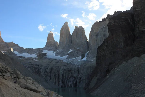 位于Chiles Patagonia地区的Torres Del Paine国家公园以其高耸的山脉而闻名 — 图库照片