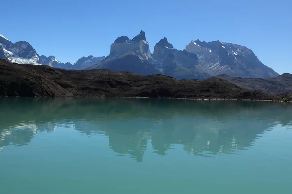 位于Chiles Patagonia地区的Torres Del Paine国家公园以其高耸的山脉而闻名 — 图库照片