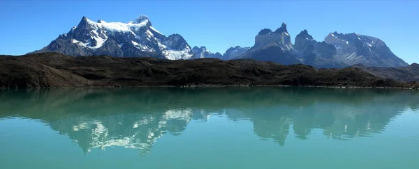 位于Chiles Patagonia地区的Torres Del Paine国家公园以其高耸的山脉而闻名 — 图库照片