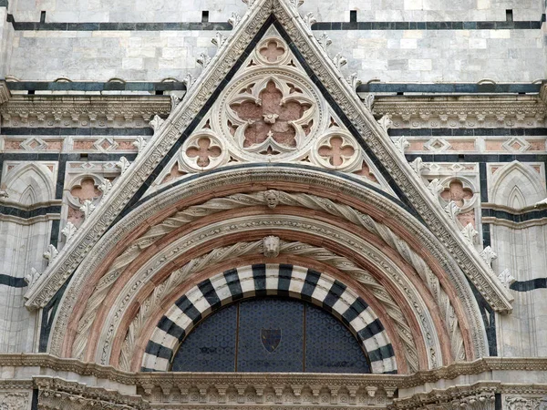 Fasáda Křtitelnice Sieně — Stock fotografie