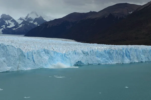 Iceberg Congelado Branco Gelo Frio — Fotografia de Stock