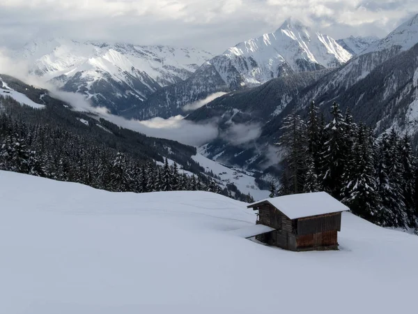 Vista Una Cabaña Nieve Las Montañas Austria — Foto de Stock