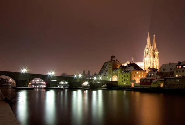 Stenbro Och Katedral Regensburg — Stockfoto