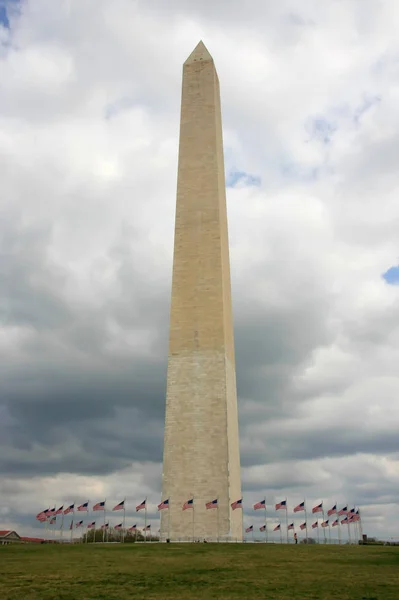 风暴来袭时的华盛顿纪念馆 — 图库照片