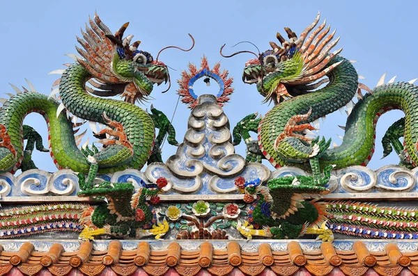 中国寺院における中国式龍像 — ストック写真