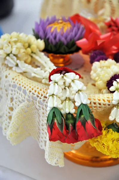 Torta Nuziale Decorata Con Fiori — Foto Stock