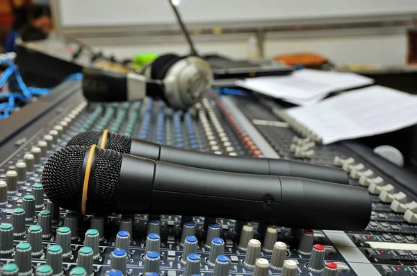 Parte Mixer Audio Con Microfono — Foto Stock