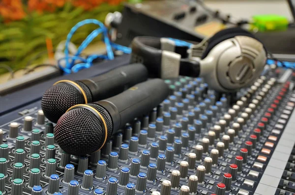 Partie Mixeur Audio Avec Microphone — Photo