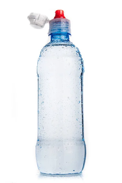 Plastikflasche Mit Trinkwasser Isoliert Auf Weiß — Stockfoto