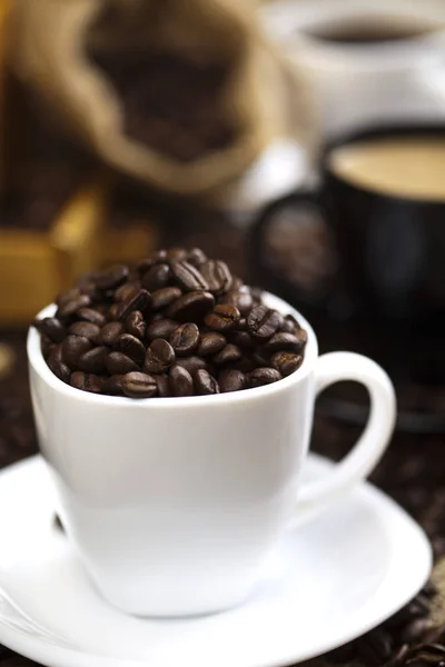 Kaffeebohnen Einer Tasse — Stockfoto