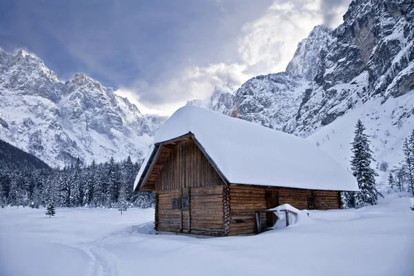 Kunyhó Pisnicában Völgy Slovenia — Stock Fotó