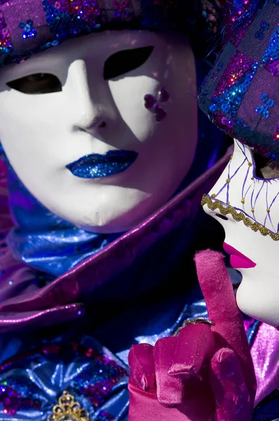 カーニバル衣装と仮面 — ストック写真