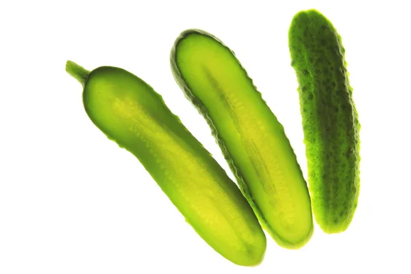 Cetriolo Cucumis Sativus Tagliato Parzialmente Esentato Prima Dello Sfondo Bianco — Foto Stock