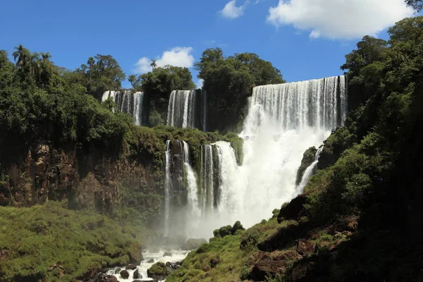 Vista Panorámica Del Majestuoso Paisaje Con Cascada — Foto de Stock