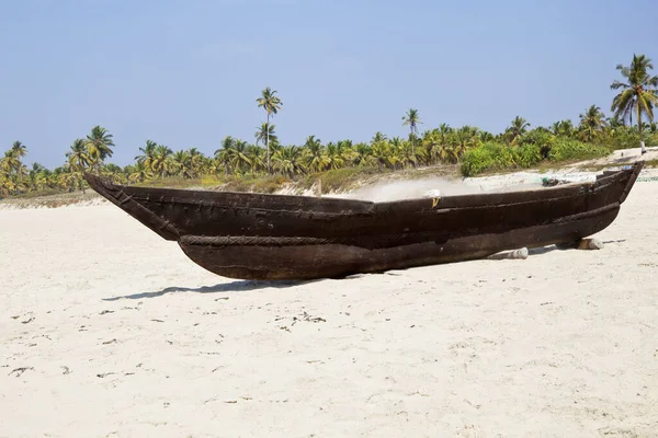 Horisontellt Landskap Goan Fiskare Träbåt Uttorda Beach Med Sina Fiskenät — Stockfoto