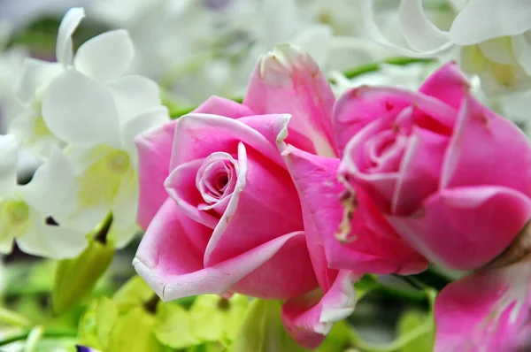 Rosen Einem Blumenstrauß — Stockfoto