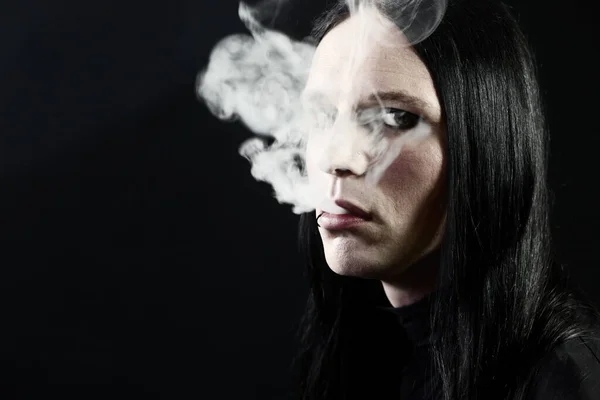 Retrato Uma Jovem Mulher Com Cigarro — Fotografia de Stock