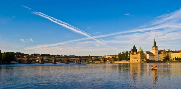 Vista Praga Moldava Por Noche —  Fotos de Stock