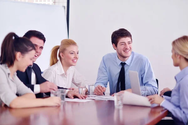 Geschäftsleute Haben Videokonferenz Büro — Stockfoto