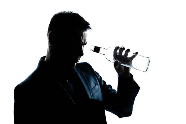 Uomo Caucasico Ritratto Silhouette Ubriaco Guardando Alcool Botlle Vuoto Studio Foto Stock Royalty Free