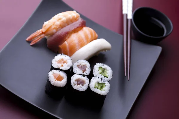 Sushi Comida Tradicional Japonesa — Fotografia de Stock