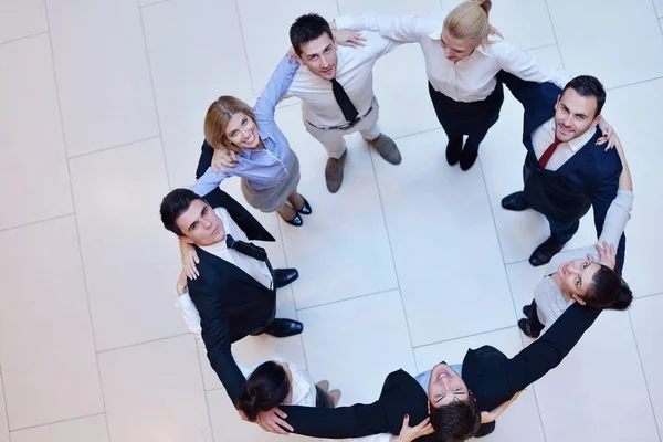 Zakenmensen Groep Bundelen Handen Verblijf Als Team Cirkel Vertegenwoordigen Concept — Stockfoto