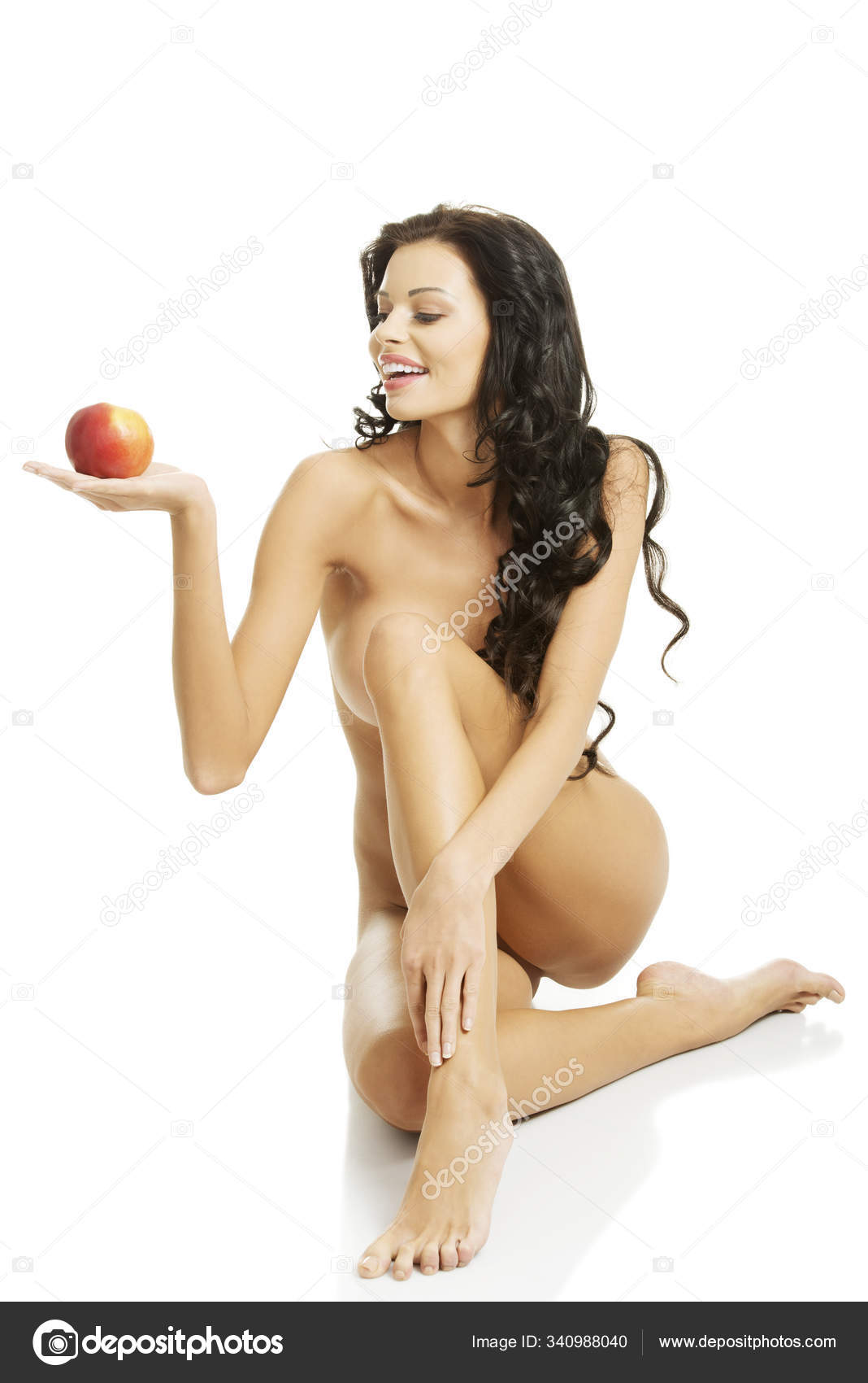 https://st3.depositphotos.com/29384342/34098/i/1600/depositphotos_340988040-stock-photo-happy-fit-nude-woman-apple.jpg