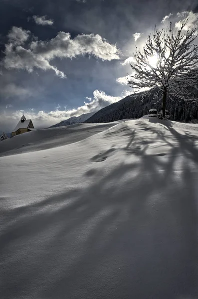Paesaggio Montano Invernale Diurno — Foto Stock