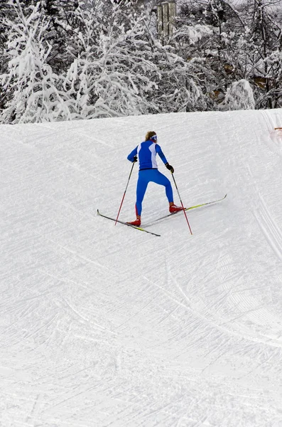 Sciatore Sulla Pista Sci Inverno — Foto Stock