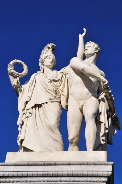 Diese Skulptur Auf Der Burgbrücke Berlin Ist Pallas Athena Die — Stockfoto