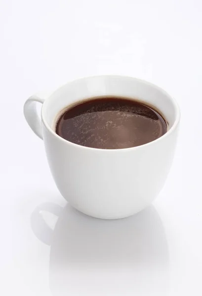 Einfach Weißes Porzellan Tasse Heißen Frischen Starken Schwarzen Kaffee Auf — Stockfoto