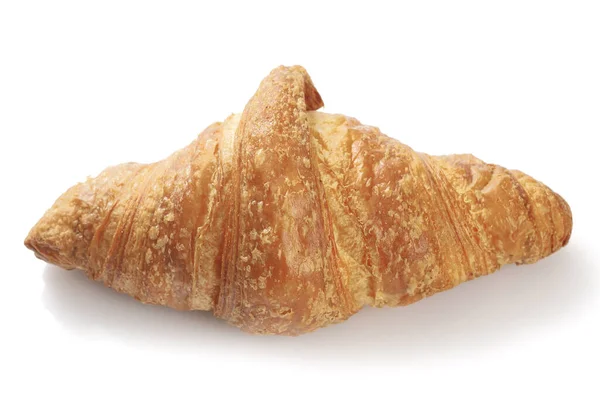 Detailní Pohled Čerstvě Upečený Vločkový Zlatý Croissant Bílém Pozadí Studia — Stock fotografie