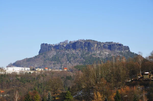 Lilienstein Είναι Ένα Ιδιαίτερα Χαρακτηριστικό Βουνό Στην Σαξονική Ελβετία Στη — Φωτογραφία Αρχείου