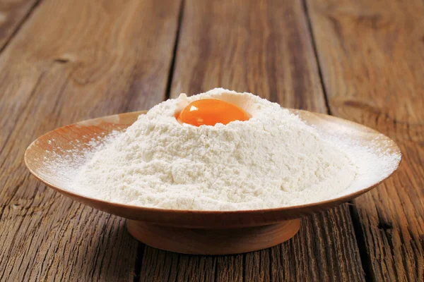 Fresh Egg Yolk Heap Flour — Stock Photo, Image