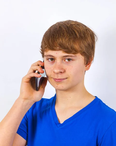 Хлопчик Використовує Сучасний Мобільний Телефон — стокове фото