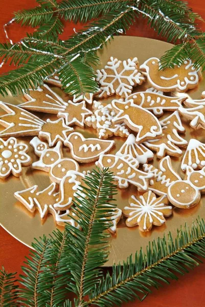 Χριστουγεννιάτικα Μπισκότα Χρυσό Πιάτο — Φωτογραφία Αρχείου
